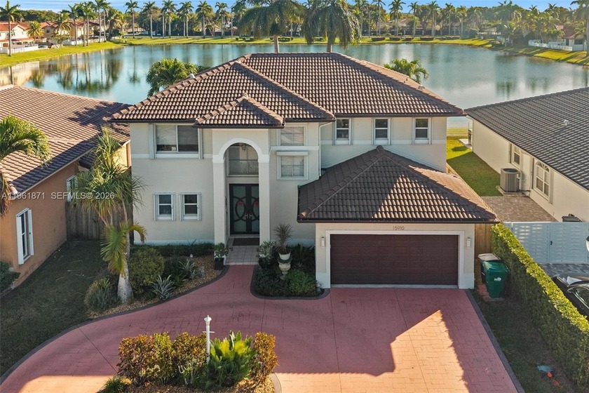 Welcome to this spacious 5-bedroom, 3.5-bath lakefront home - Beach Home for sale in Miami, Florida on Beachhouse.com