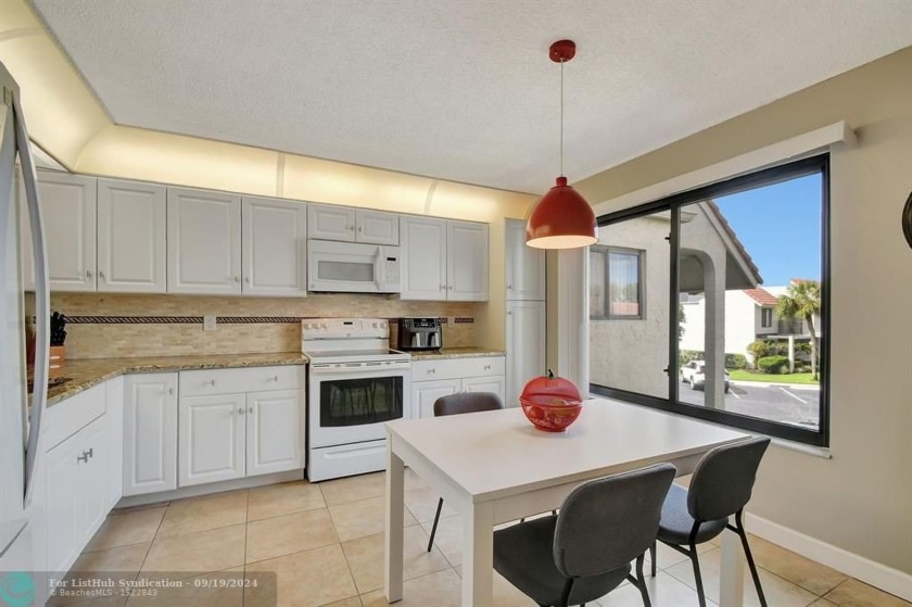 GORGEOUS AND SPACIOUS 2 BED 2 BATH CONDO LOCATED AT THE SECOND - Beach Condo for sale in Boynton Beach, Florida on Beachhouse.com