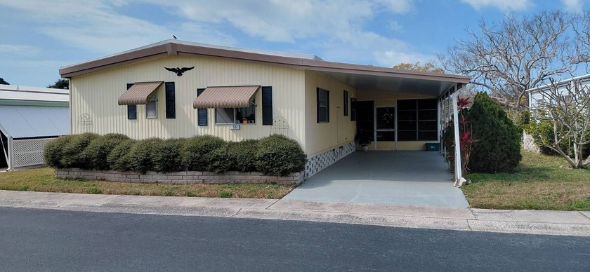 Price Reduced!! Excellent Value on the Lake at Shoreline Palms - Beach Home for sale in Largo, Florida on Beachhouse.com