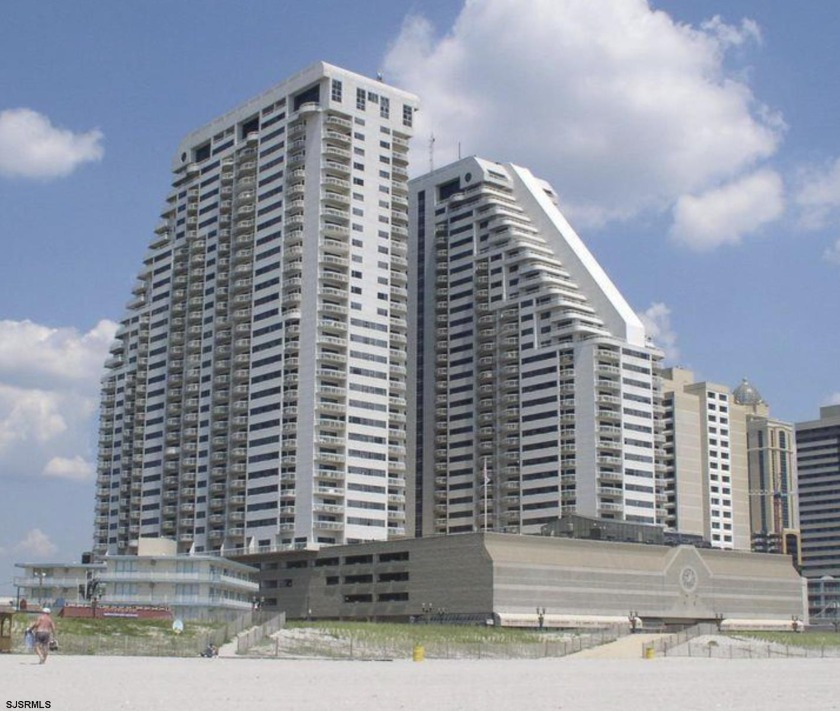 A very nice unit with both ocean & beach views, in addition to - Beach Condo for sale in Atlantic City, New Jersey on Beachhouse.com