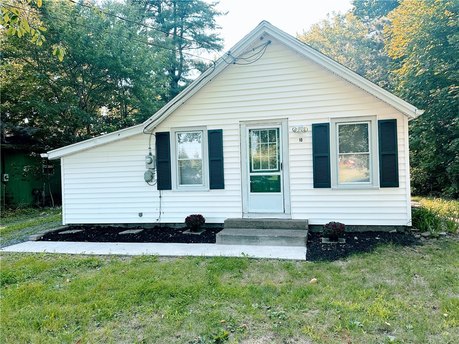 Adorable and affordable 1-Bed Tiny Home offers peaceful country - Beach Home for sale in Parma, New York on Beachhouse.com