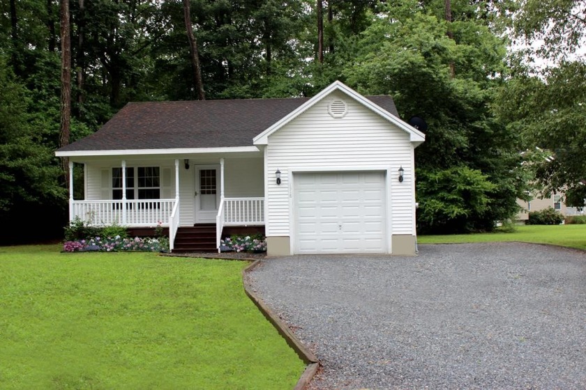 5/2365 Let the sunshine in and bring out the beauty of this home - Beach Home for sale in Greenbackville, Virginia on Beachhouse.com