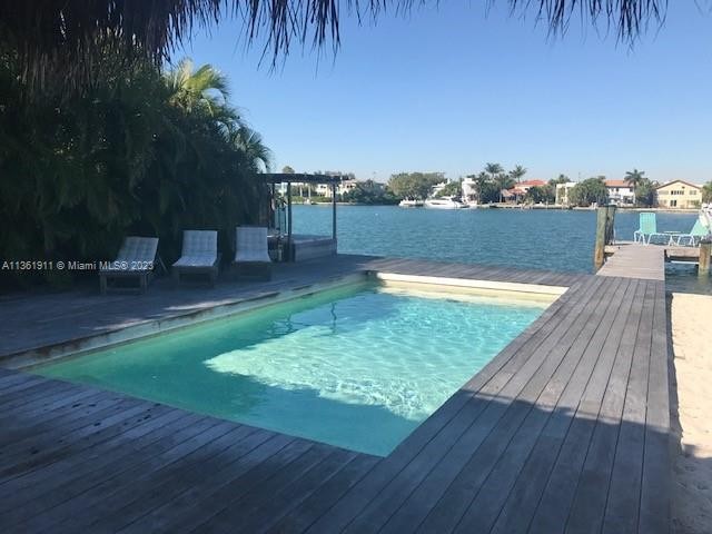 Boat lovers, this is a very charming house, with heated pool and - Beach Home for sale in Miami Beach, Florida on Beachhouse.com