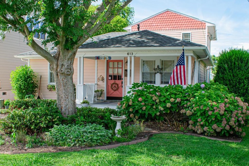 Coastal beach cottage w/mature landscaping in sought after - Beach Home for sale in Cape Charles, Virginia on Beachhouse.com