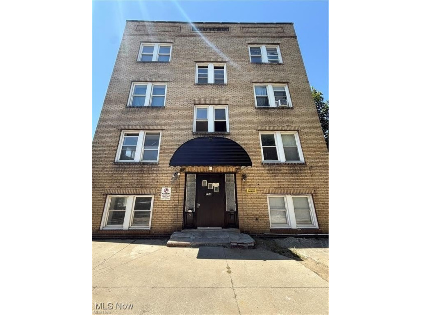 Excellent investment opportunity! This well-maintained and - Beach Apartment for sale in Cleveland, Ohio on Beachhouse.com
