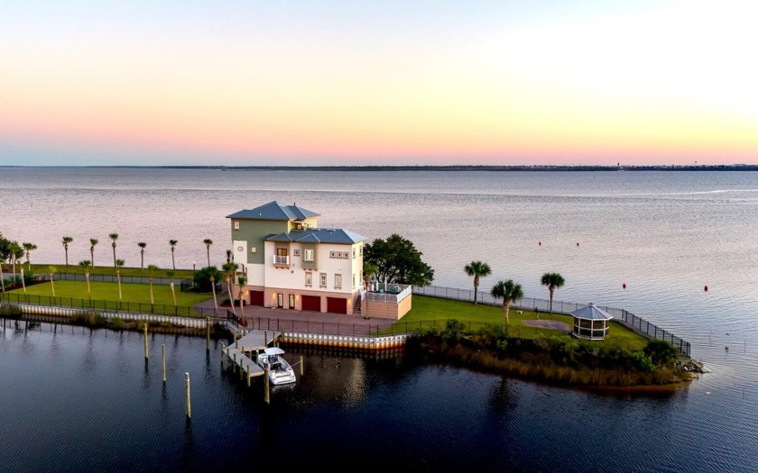 Welcome to 34 Palms, a remarkable waterfront oasis designed for - Beach Home for sale in Panama City, Florida on Beachhouse.com