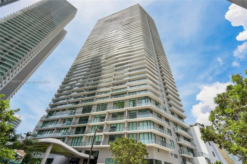 Split plan 2 bedrooms, 2 bathrooms with open views of the city - Beach Condo for sale in Miami, Florida on Beachhouse.com