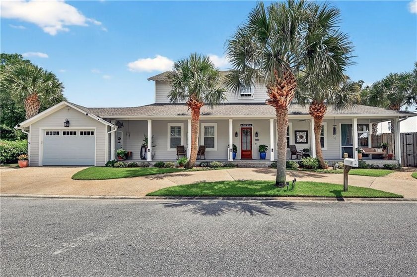 CLOSE TO BEACH AND PiER VILLAGE!! Please check out this - Beach Home for sale in Saint Simons, Georgia on Beachhouse.com
