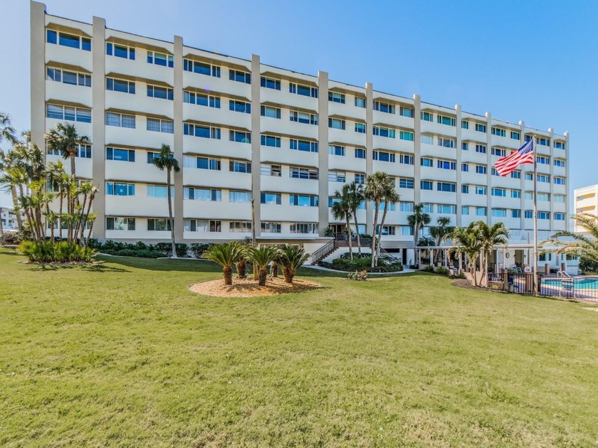 Brand New Listing! Competitively priced 1 bed 1 full bath condo - Beach Condo for sale in Belleair Beach, Florida on Beachhouse.com