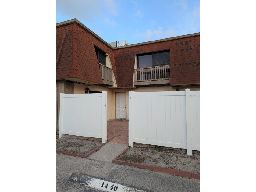 APPRAISAL DONE! AND IT'S AT $241,000! You can own this property - Beach Townhome/Townhouse for sale in Tampa, Florida on Beachhouse.com