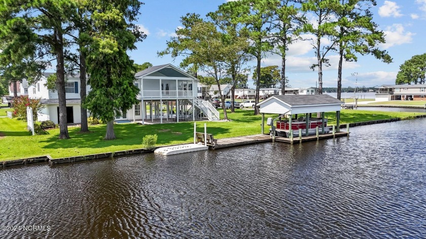 ''WATERFRONT'- just the word make one's blood pressure go down - Beach Home for sale in Chocowinity, North Carolina on Beachhouse.com