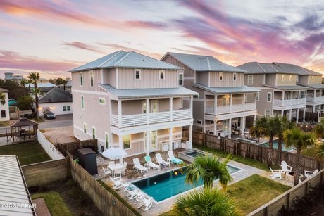 HIGHLIGHTS:* Light, bright, airy modern decor* Conveys fully - Beach Home for sale in Miramar Beach, Florida on Beachhouse.com