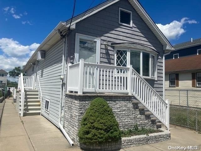 Make this pristine Howard Beach cottage your new home! - Beach Home for sale in Howard Beach, New York on Beachhouse.com