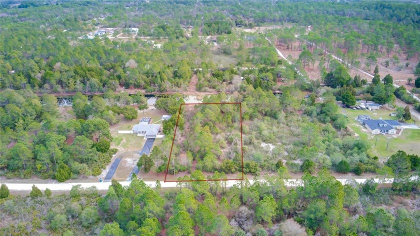 This stunning 1.2-acre vacant land is nestled off the beaten - Beach Lot for sale in Weeki Wachee, Florida on Beachhouse.com