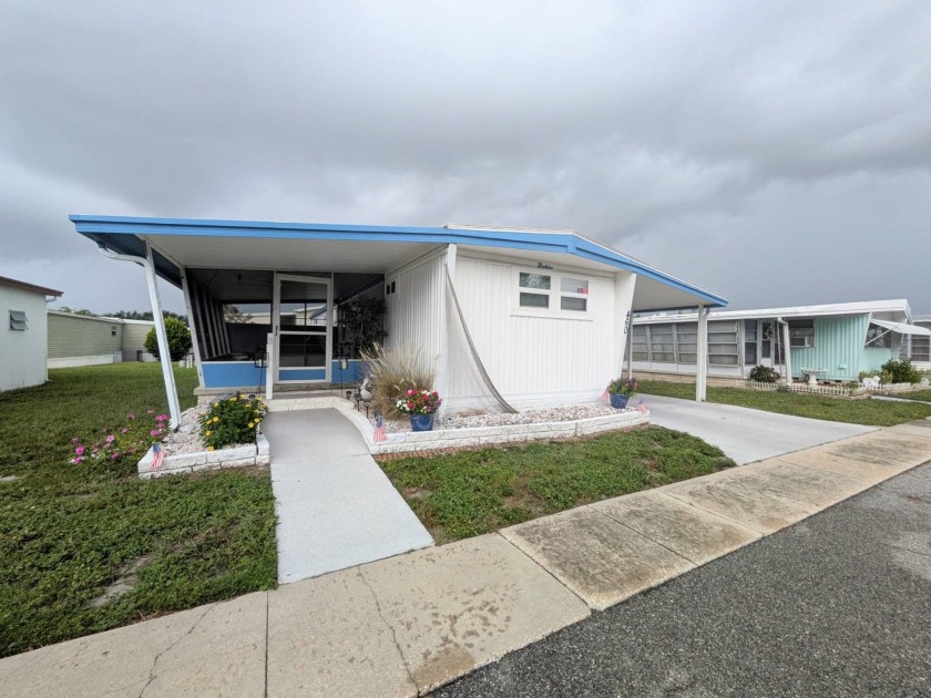 Wow!!  This home just came on the market.  It's cute, clean and - Beach Home for sale in Clearwater, Florida on Beachhouse.com