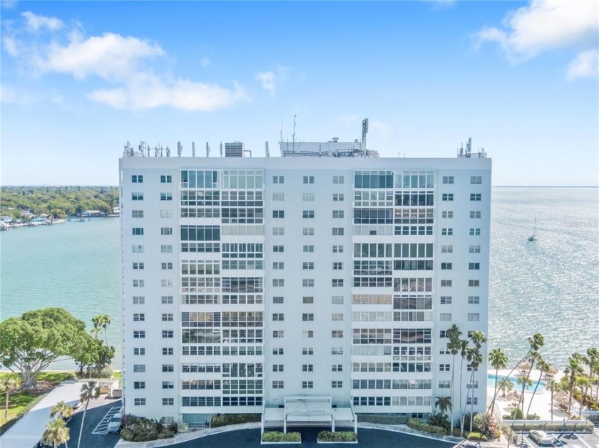 PRICE IMPROVEMENT!!!   Here is what you have been waiting for!! - Beach Condo for sale in St. Petersburg, Florida on Beachhouse.com