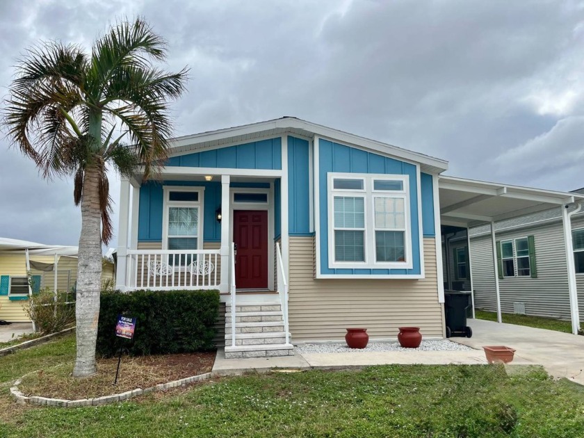 Stunning 2016 Palm Harbor Home with Charming Outdoor Spaces - Beach Home for sale in Venice, Florida on Beachhouse.com