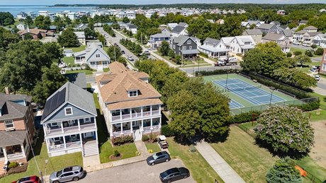 Location ..Location ..Location. Immaculately kept condo 3 blocks - Beach Condo for sale in Cape Charles, Virginia on Beachhouse.com