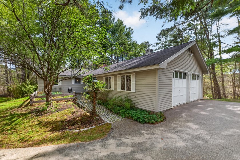 Opportunity awaits at 15 Mill Lane in York! Set on a beautiful - Beach Home for sale in York, Maine on Beachhouse.com
