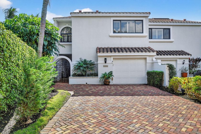 Lovely and well appointed 3 Bedroom,2.5 Bathroom + Loft /Den on - Beach Townhome/Townhouse for sale in Ocean Ridge, Florida on Beachhouse.com