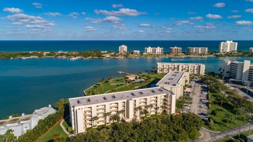 Gorgeous views of open Intracoastal waterway and Jupiter Island - Beach Condo for sale in Tequesta, Florida on Beachhouse.com