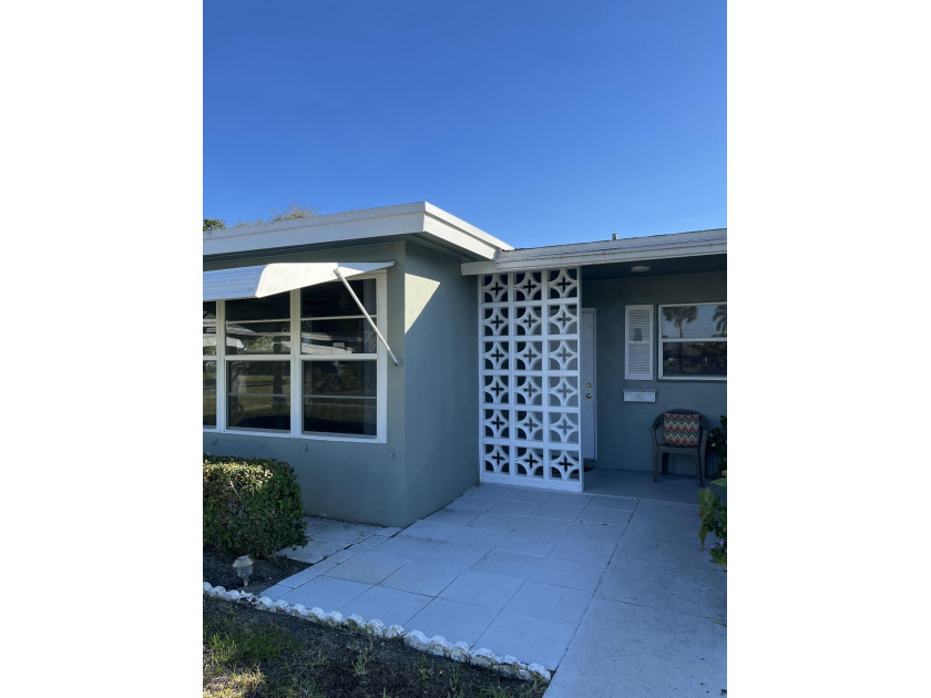 This Place is Pristine & you are going to LOVE it!  High Point - Beach Condo for sale in Delray Beach, Florida on Beachhouse.com