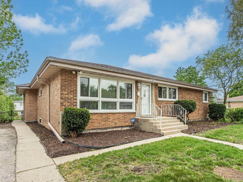 Welcome to 9617 Tripp in Skokie. Beautiful 2500 SF brick ranch - Beach Home for sale in Skokie, Illinois on Beachhouse.com