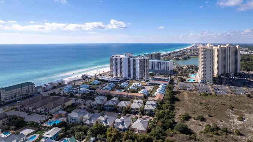 This seventh-floor unit at Surfside Resort features beautiful - Beach Condo for sale in Miramar Beach, Florida on Beachhouse.com