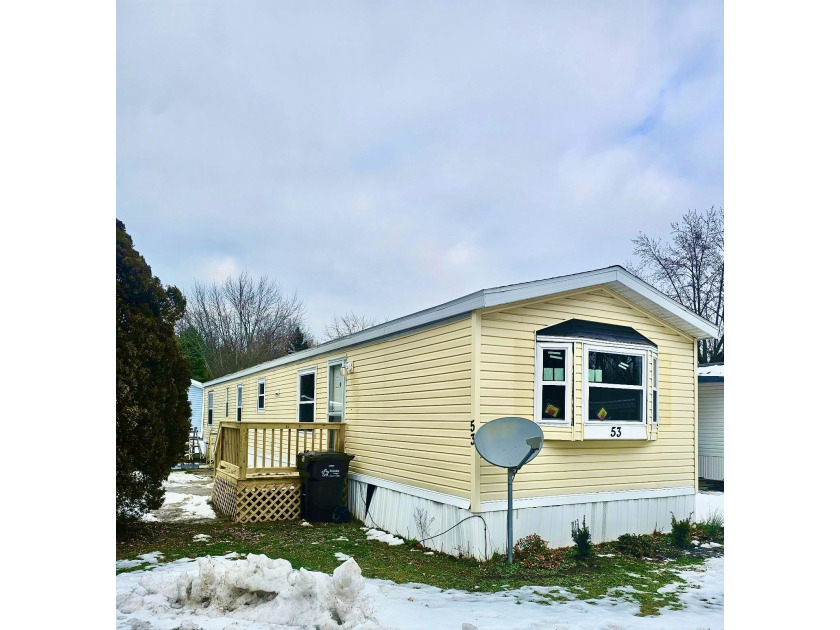 Very attractive Mobile Home in the wonderful and friendly - Beach Home for sale in Benton Harbor, Michigan on Beachhouse.com