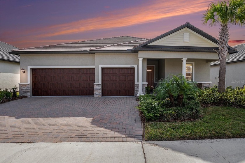 This gorgeous, better-than-new Eventide model is perfectly - Beach Home for sale in Land O Lakes, Florida on Beachhouse.com