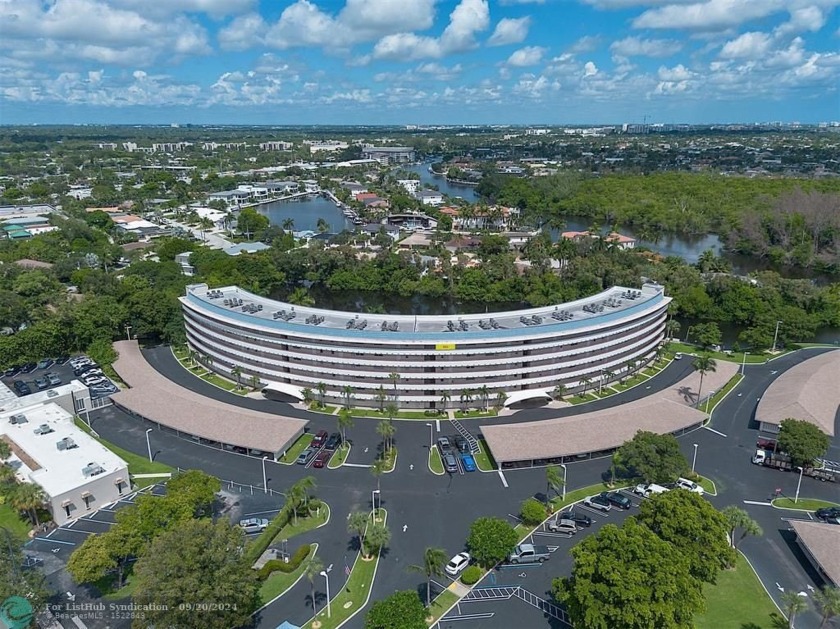 UPDATED 2 BR 2 BTH 6TH FLOOR UNIT WITH SPACIOUS SCREENED BALCONY - Beach Condo for sale in Deerfield Beach, Florida on Beachhouse.com