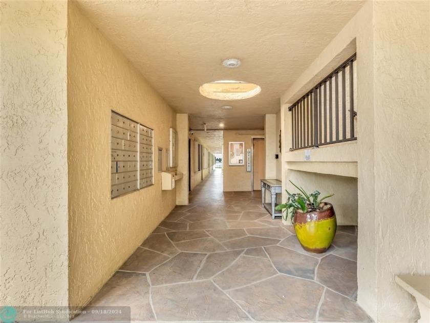 Welcome to Hidden Harbour, where luxury meets convenience! This - Beach Condo for sale in Lantana, Florida on Beachhouse.com