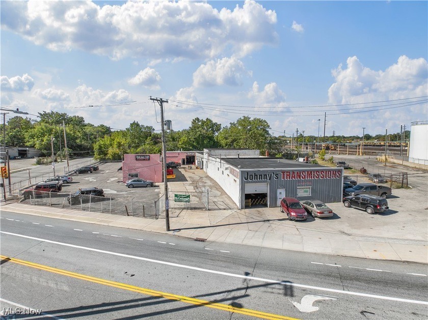 Great opportunity on a busy Cleveland corridor! This - Beach Commercial for sale in Cleveland, Ohio on Beachhouse.com