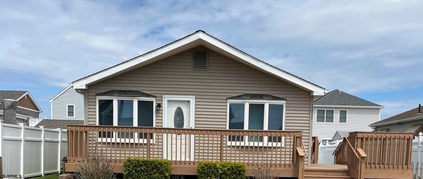 Beautiful 3 bedroom 2 bath Ranch home in Brigantine. Just new to - Beach Home for sale in Brigantine, New Jersey on Beachhouse.com