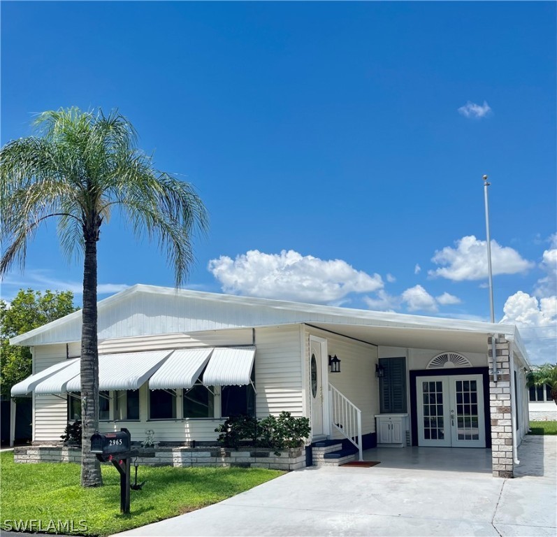 NEW PRICE! BEAUTIFUL 2-BED, 2-BATH HOME IN 55+ LAKE ARROWHEAD - Beach Home for sale in North Fort Myers, Florida on Beachhouse.com