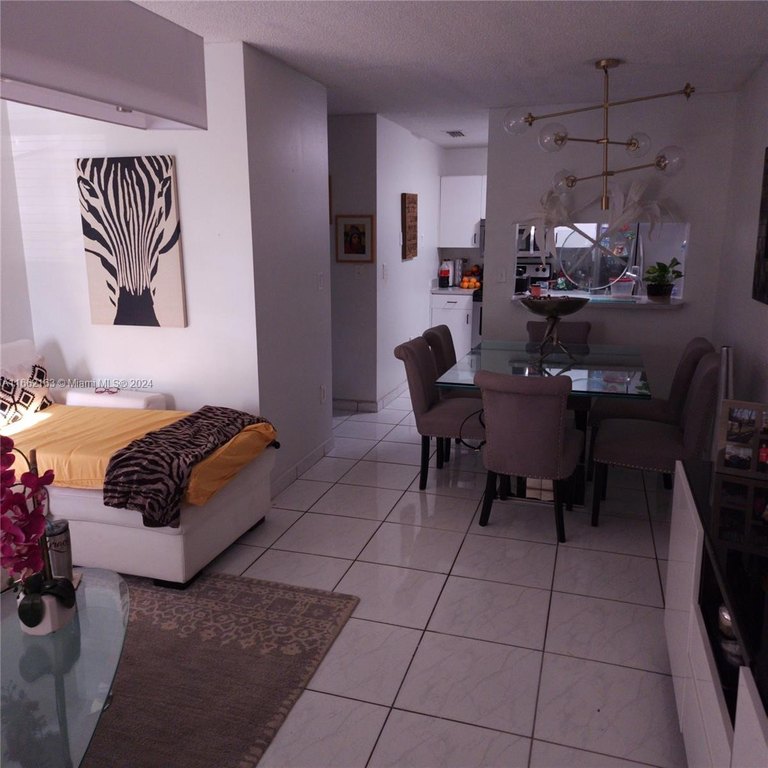 LARGE AND SPACIOUS 2/2 WITH BALCONY AREA, COMPLEX POOL, CORNER - Beach Condo for sale in Miami, Florida on Beachhouse.com