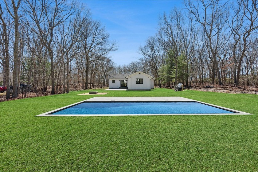Tucked away at the end of a peaceful cul-de-sac in Bridgehampton - Beach Home for sale in Bridgehampton, New York on Beachhouse.com