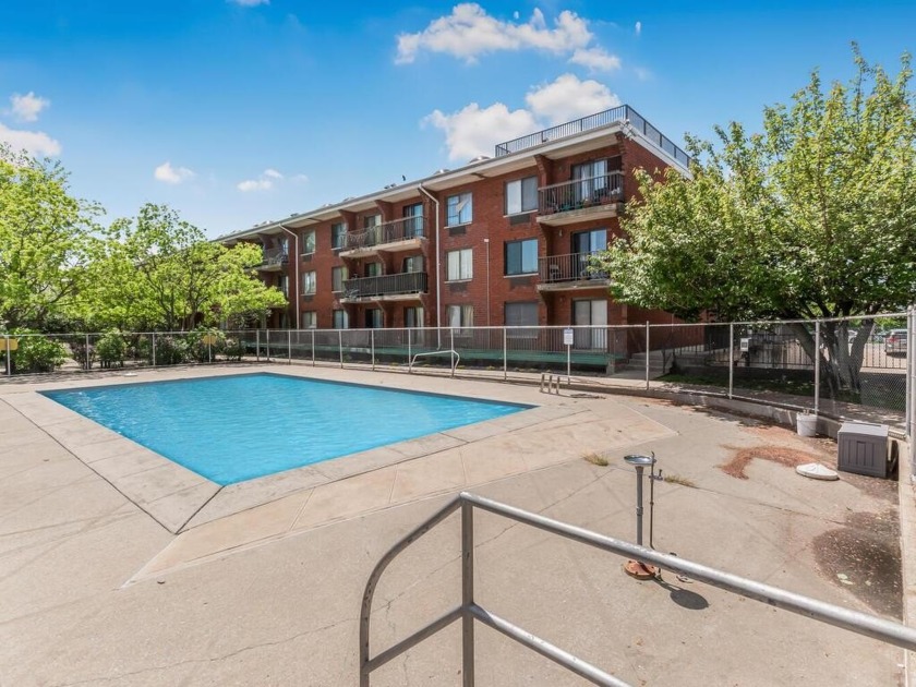Beautiful waterfront condo on a quiet dead end street. Spacious - Beach Condo for sale in Brooklyn, New York on Beachhouse.com