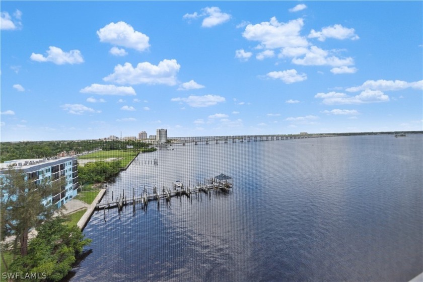 Welcome to your gorgeous Riverfront condo, just minutes from the - Beach Condo for sale in Fort Myers, Florida on Beachhouse.com