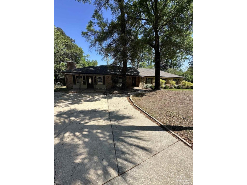 This is the perfect home for anyone needing a lot of home.  This - Beach Home for sale in Milton, Florida on Beachhouse.com