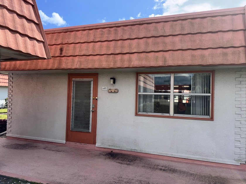 Corner 2/2 Villa, no one above or below you. Light & bright - Beach Condo for sale in Delray Beach, Florida on Beachhouse.com