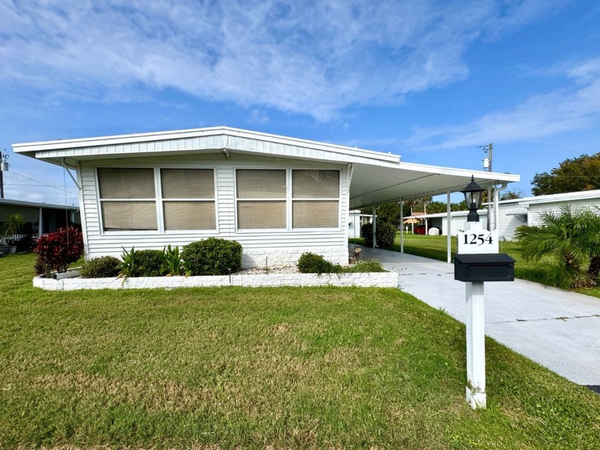 2 BEDROOM 2 BATHROOM // This community is less than 5 miles to - Beach Home for sale in Daytona Beach, Florida on Beachhouse.com