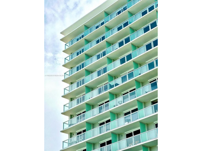 Location! Location! Location! Excellent beachfront location - Beach Condo for sale in Sunny Isles Beach, Florida on Beachhouse.com