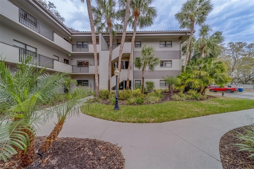 Centrally located in beautiful and quiet Rustlewood Condos in - Beach Condo for sale in Clearwater, Florida on Beachhouse.com