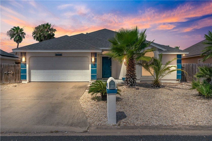 PRICED TO SELL! Welcome to your fully furnished island retreat - Beach Home for sale in Corpus Christi, Texas on Beachhouse.com