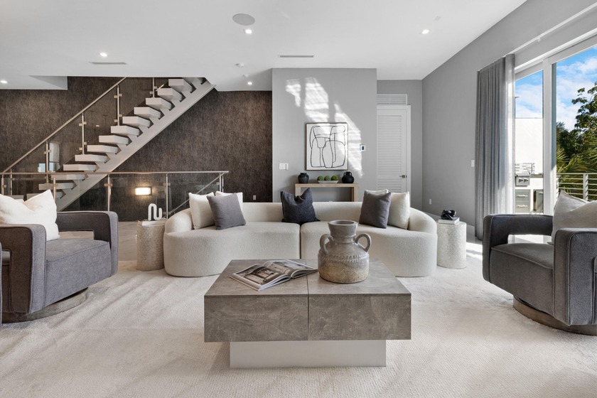 This luxury three-story townhome offers 3 bedrooms, 3.5 - Beach Townhome/Townhouse for sale in Fort Lauderdale, Florida on Beachhouse.com