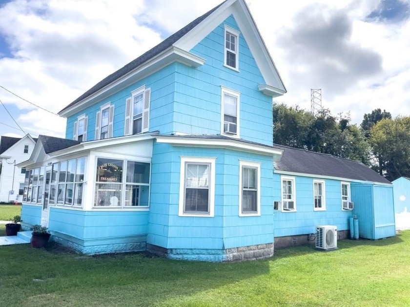 Ever dream of owning your own business? Here is your chance - Beach Home for sale in Chincoteague Island, Virginia on Beachhouse.com