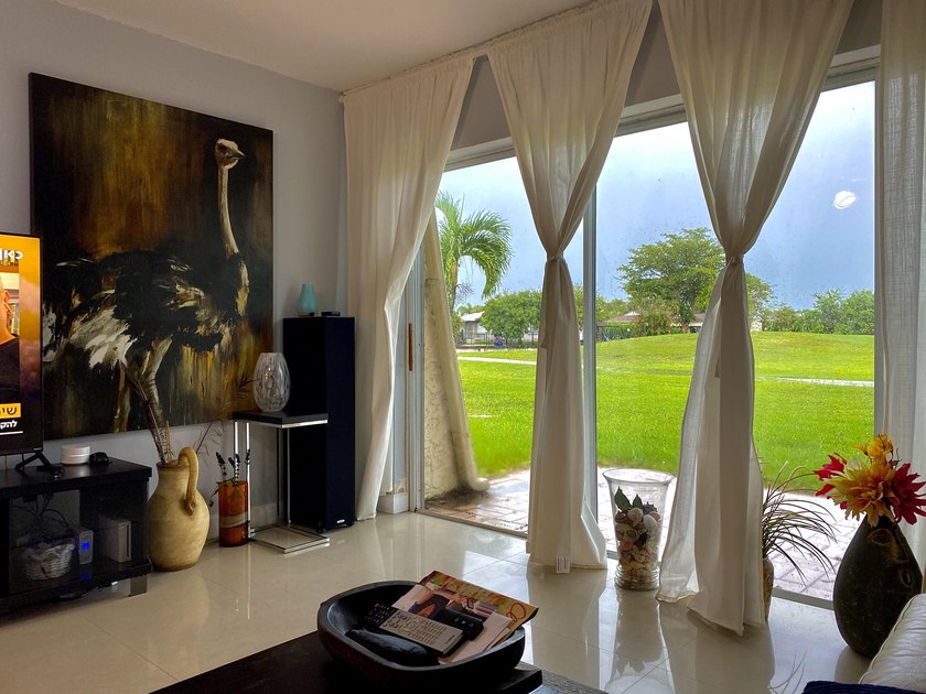 Beautiful and updated 2BR/1.5BA villa with 1-car garage anda NEW - Beach Condo for sale in Tamarac, Florida on Beachhouse.com