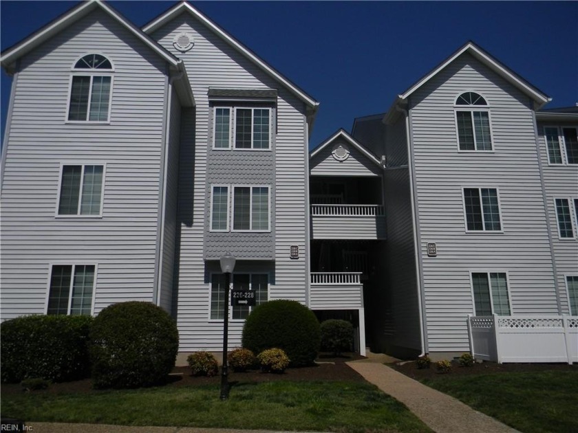 Experience Waterfront lifestyle in a gated Community - Beach Condo for sale in Hampton, Virginia on Beachhouse.com