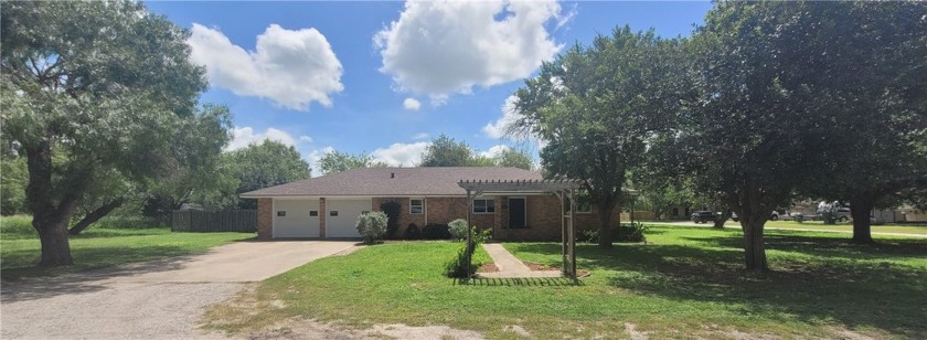 Well-maintained 3-bedroom, 2-bath home with a brand new roof - Beach Home for sale in Riviera, Texas on Beachhouse.com